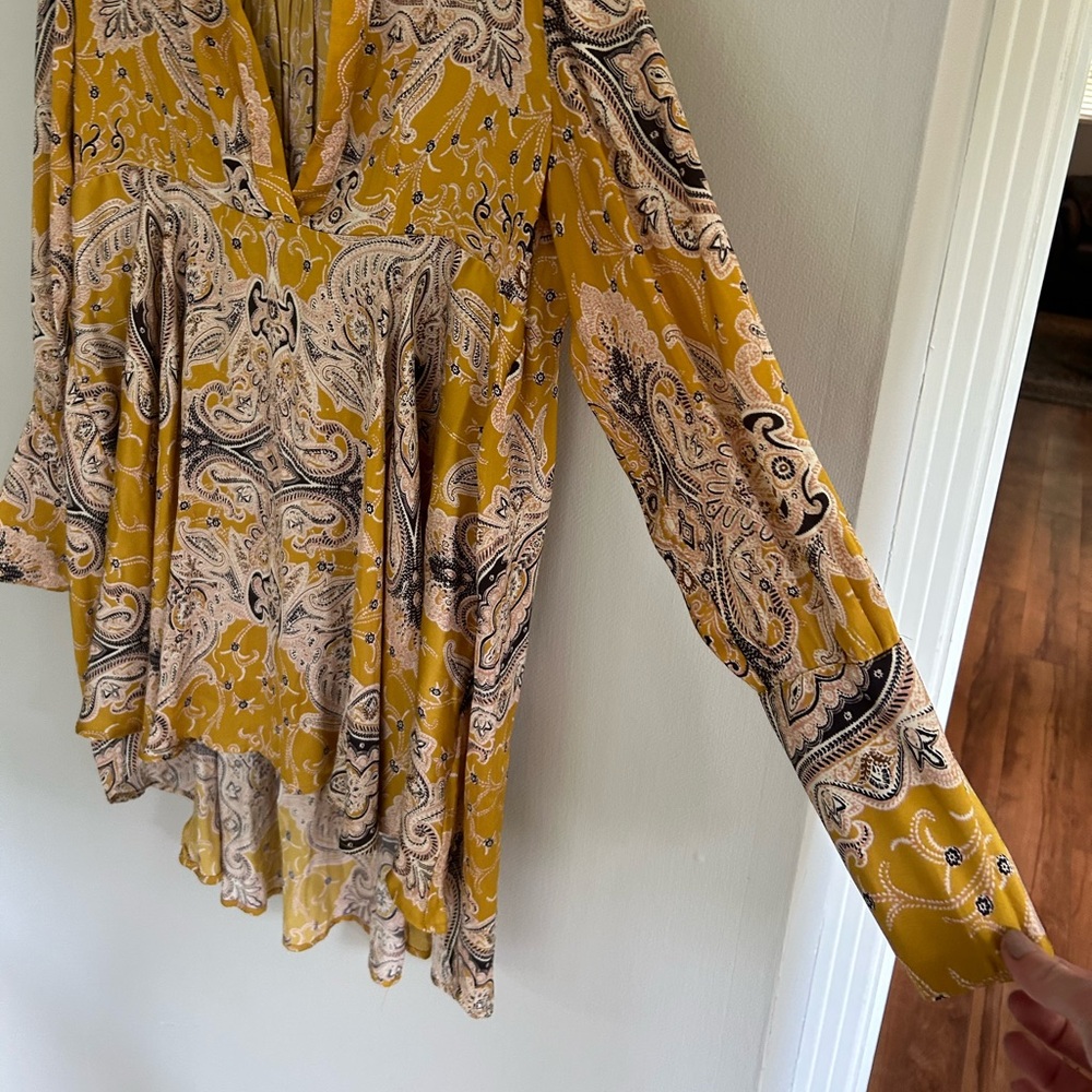 Free People Yellow Paisley V-Neck Tunic - Picture 6 of 13